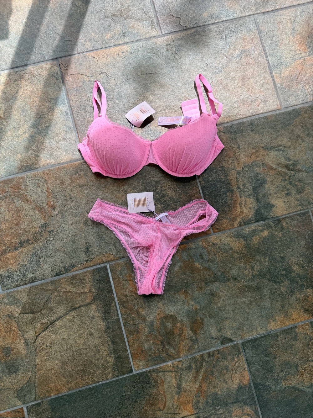Savage X Fenty Pink Lace Bra & Thong Set